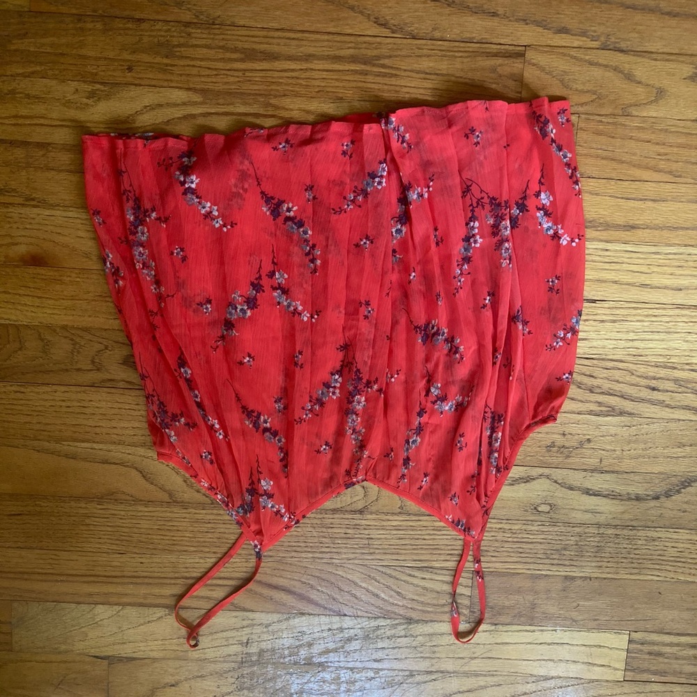 Red Abercrombie tank